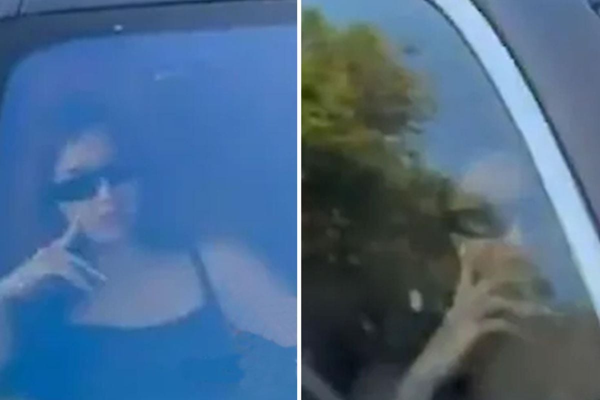 Afra Saraçoğlu ve Poyraz Yosmaoğlu otomobillerinde görüntüleniyor.
