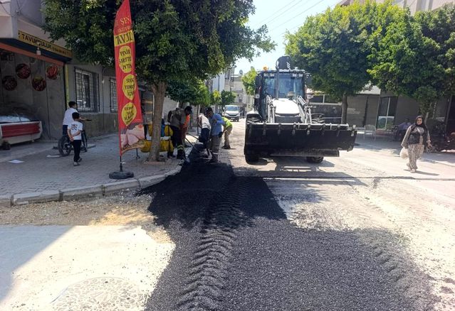 Akdeniz'de altyapı çalışmaları sonrası bozulan yollar asfalt