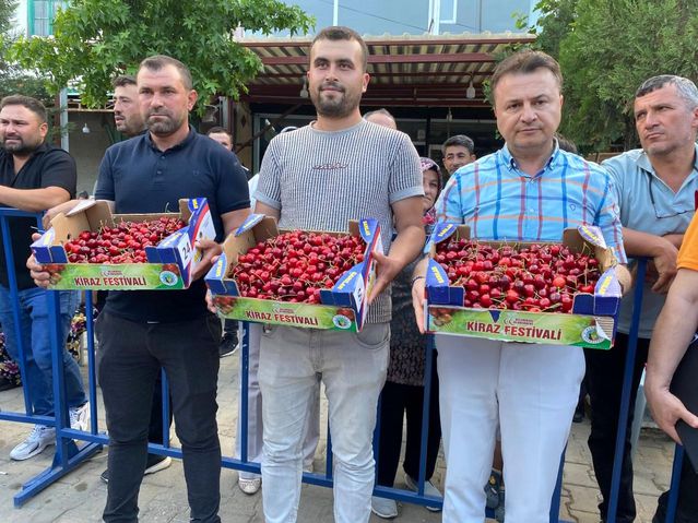 Alaşehir'in en güzel kirazı seçildi