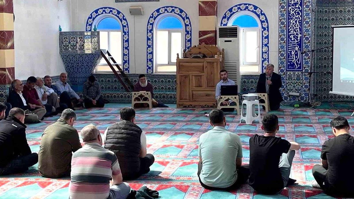 Altıntaş'ta Kur'an kurslarında görev alacak personele hizmet