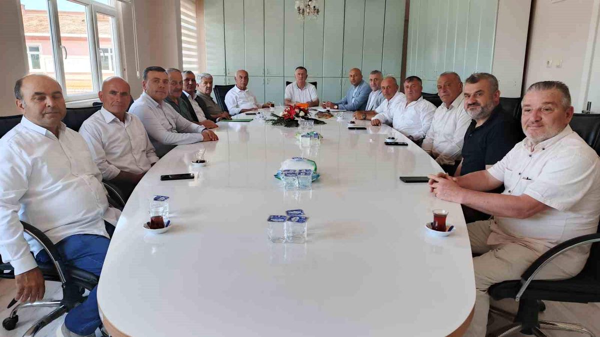 Bafra'da ziraat odası başkanlarından buğday ve arpa fiyatı açıklaması