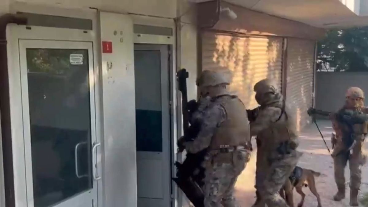 Bağcılar'da alacakları için iş insanını kaçırıp ailesinden 3