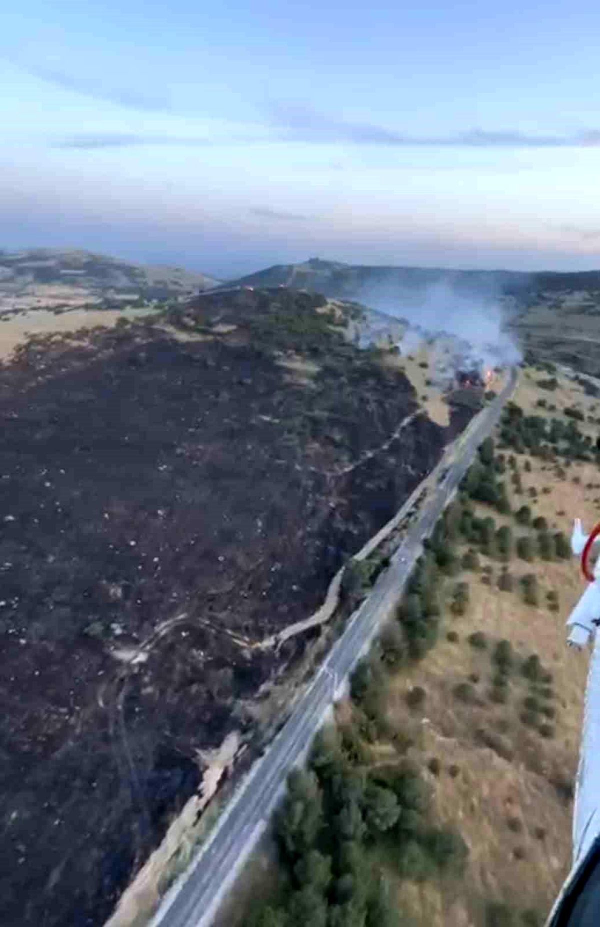 Balıkesir'de arazide yangın