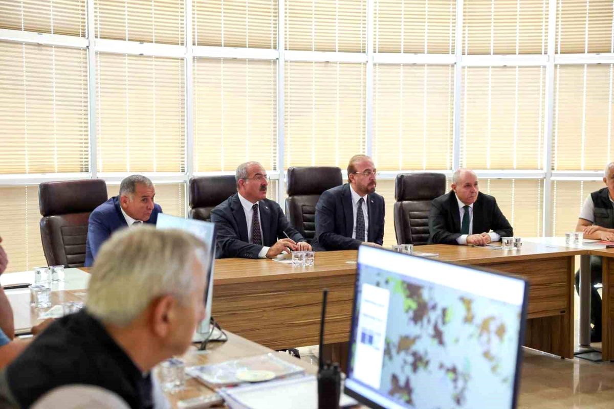 Çanakkale'de orman yangınları değerlendirme toplantısına Bak