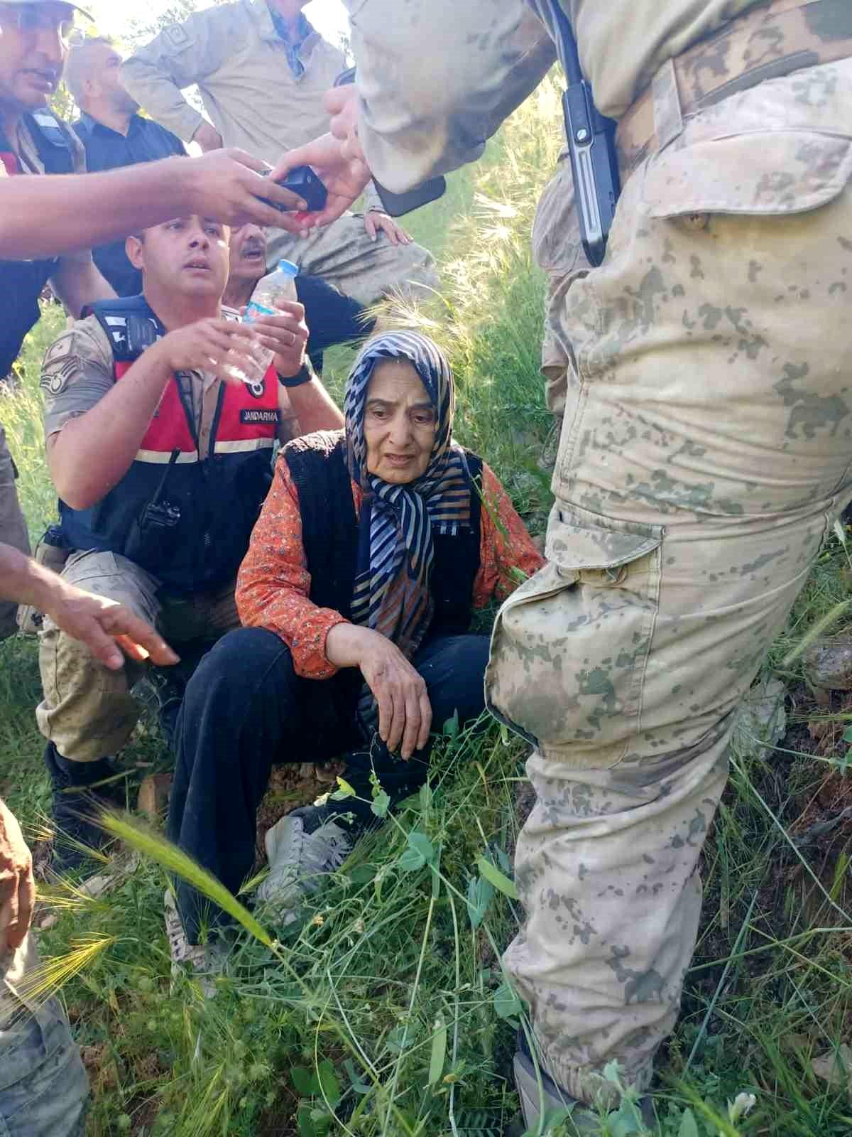 Çemişgezek'te kaybolan alzheimer hastası kadın jandarma tarafından dere yatağında bulundu