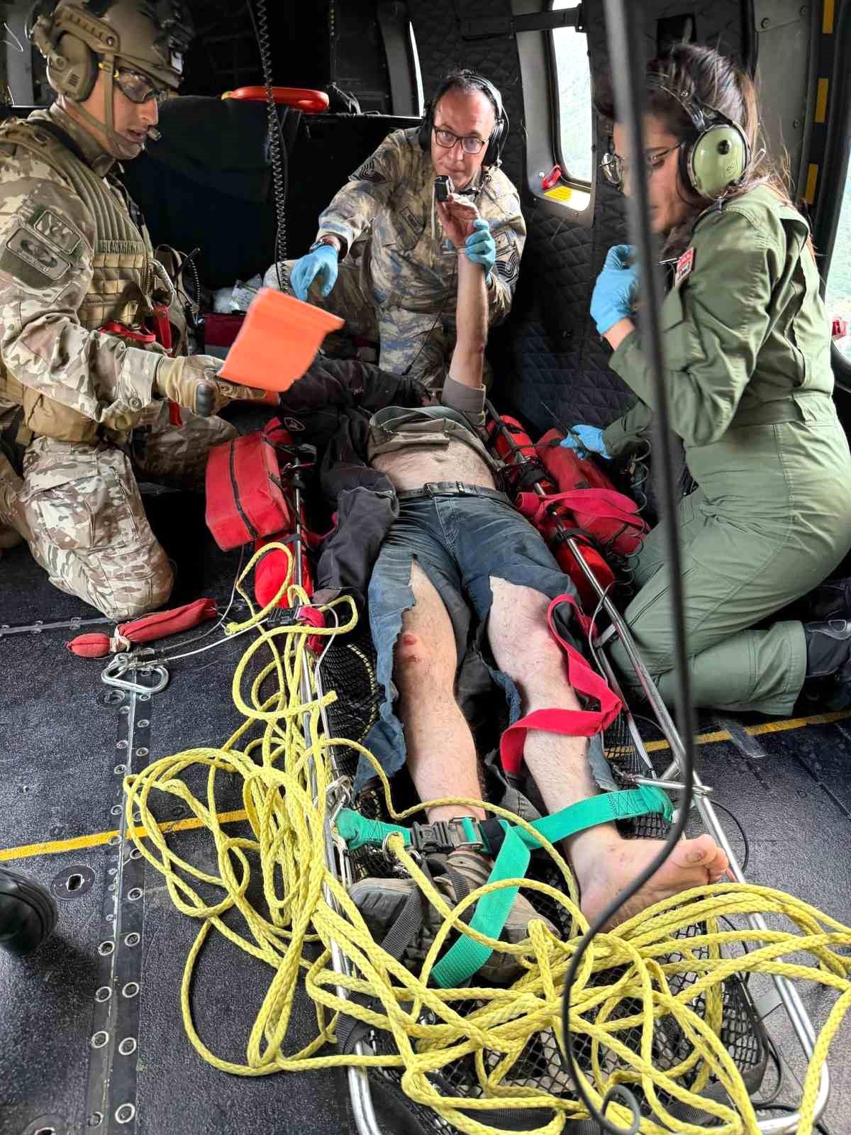 Çorum'da dağ yürüyüşü sırasında kaybolan şahıs helikopterle 