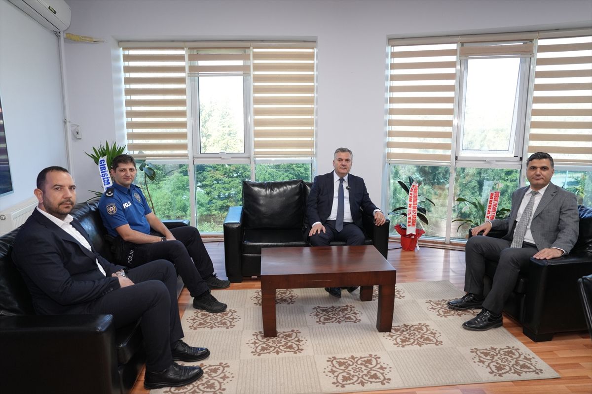 Çubuk Belediye Başkanı Baki Demirbaş'tan Emniyet Müdürü Yürekli'ye hayırlı olsun ziyareti