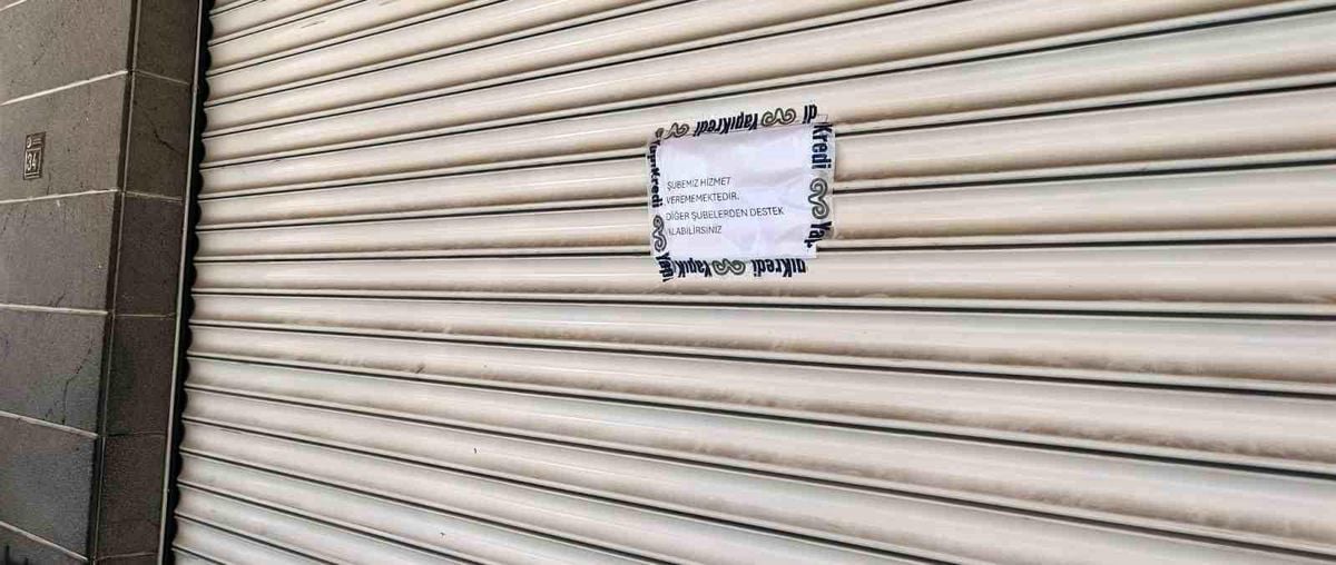 Diyarbakır'da Yapı Kredi Bankası Şubesi'ne silahlı saldırı