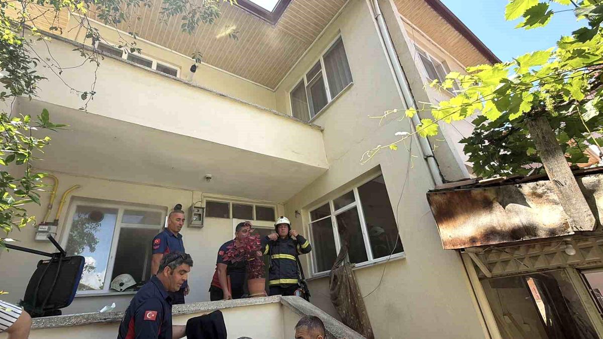 Erbaa'da ev yangınında yaşlı adam hayatını kaybetti
