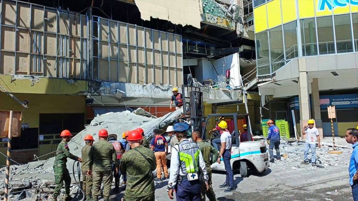 Filipinler'in Mindanao bölgesinde meydana gelen 7,8 büyüklüğündeki depremde 15 kişi öldü