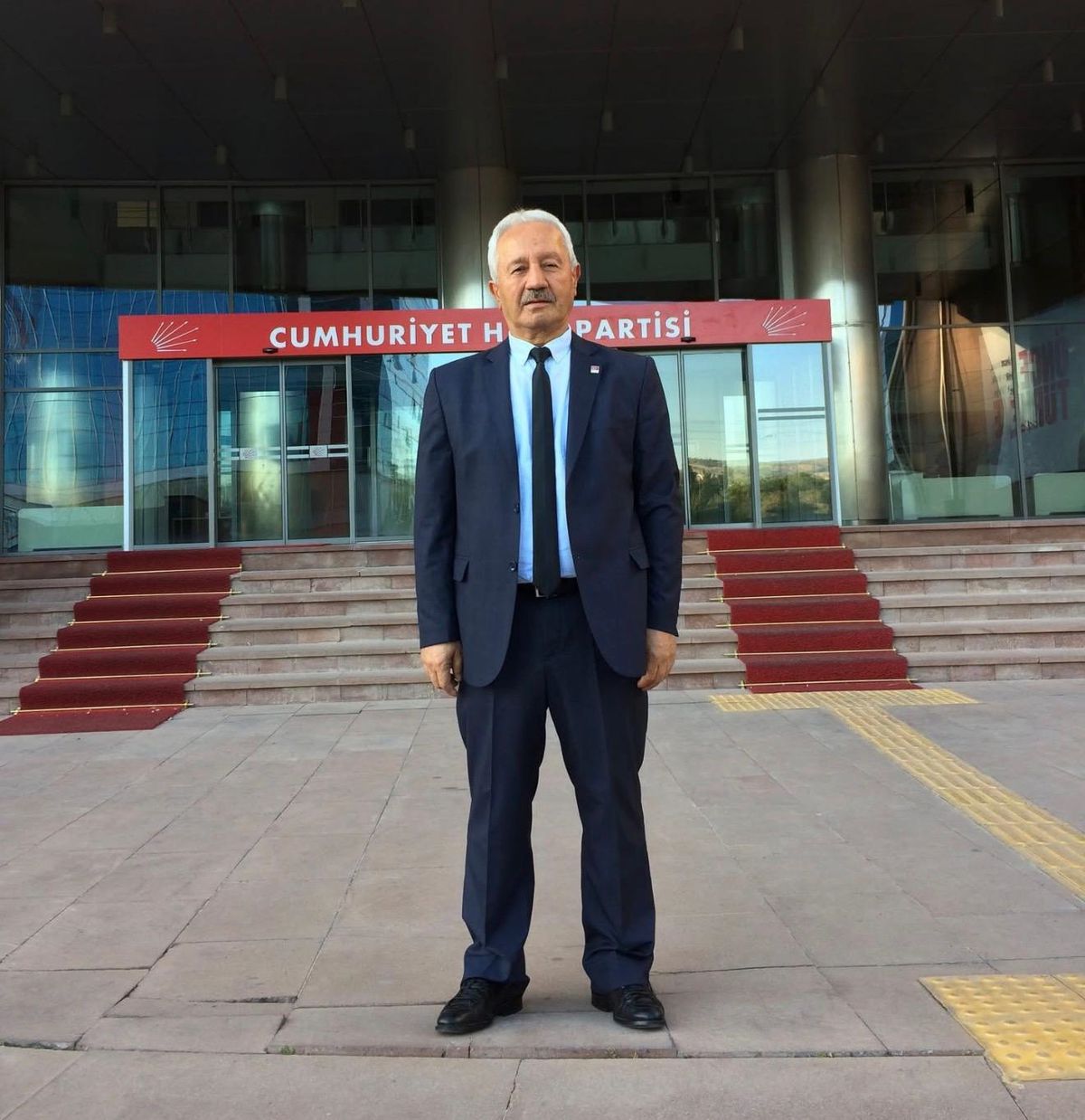 Karabük'te Filyos Çayı kenarında arama kurtarma çalışması yapan ekipler.