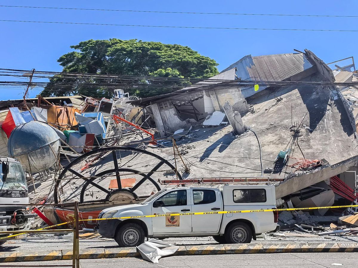 Filipinler'de meydana gelen 7.8 büyüklüğündeki depremin ardından Japonya'nın Pasifik kıyılarında kaydedilen tsunami dalgaları.