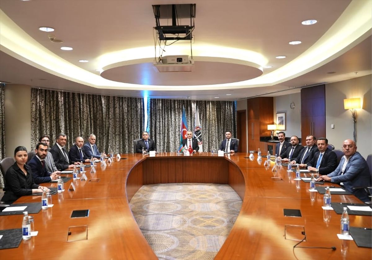 Kars Barosu'ndan Bakü'ye hukuk ziyareti