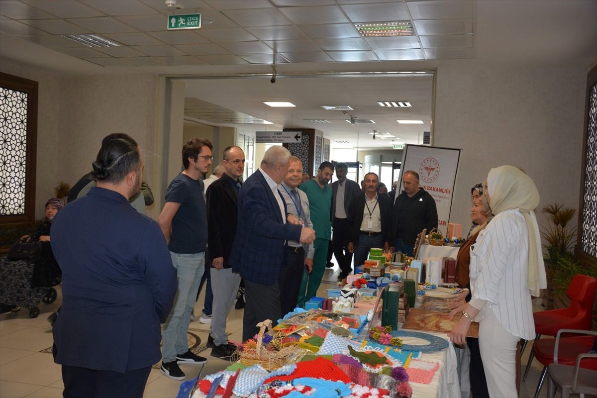 Kastamonu'da psikiyatri hastalarının el emeğiyle yaptığı ürünler sergilendi