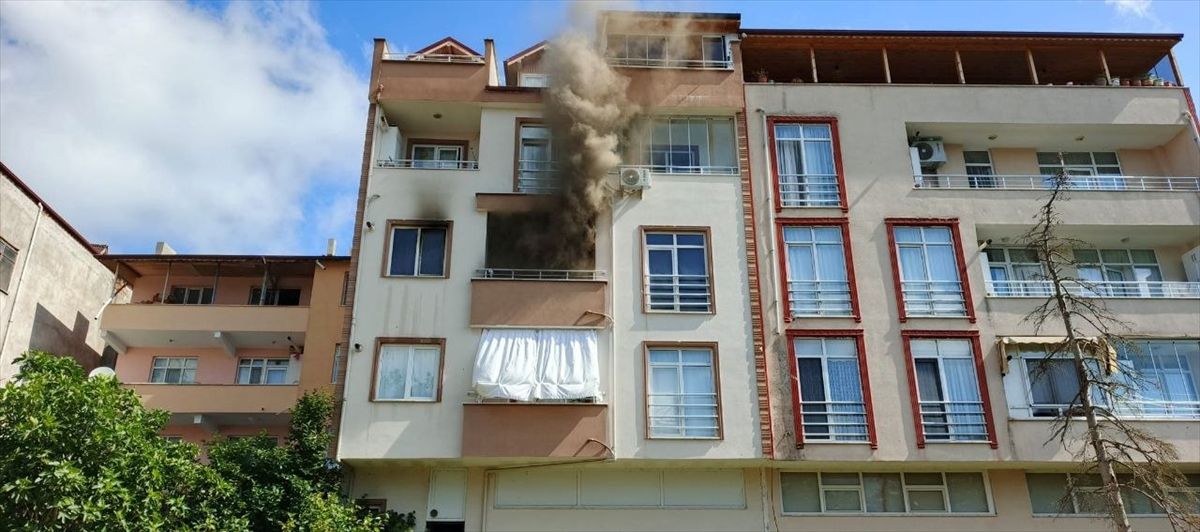 Kocaeli'de evde çıkan yangın söndürüldü