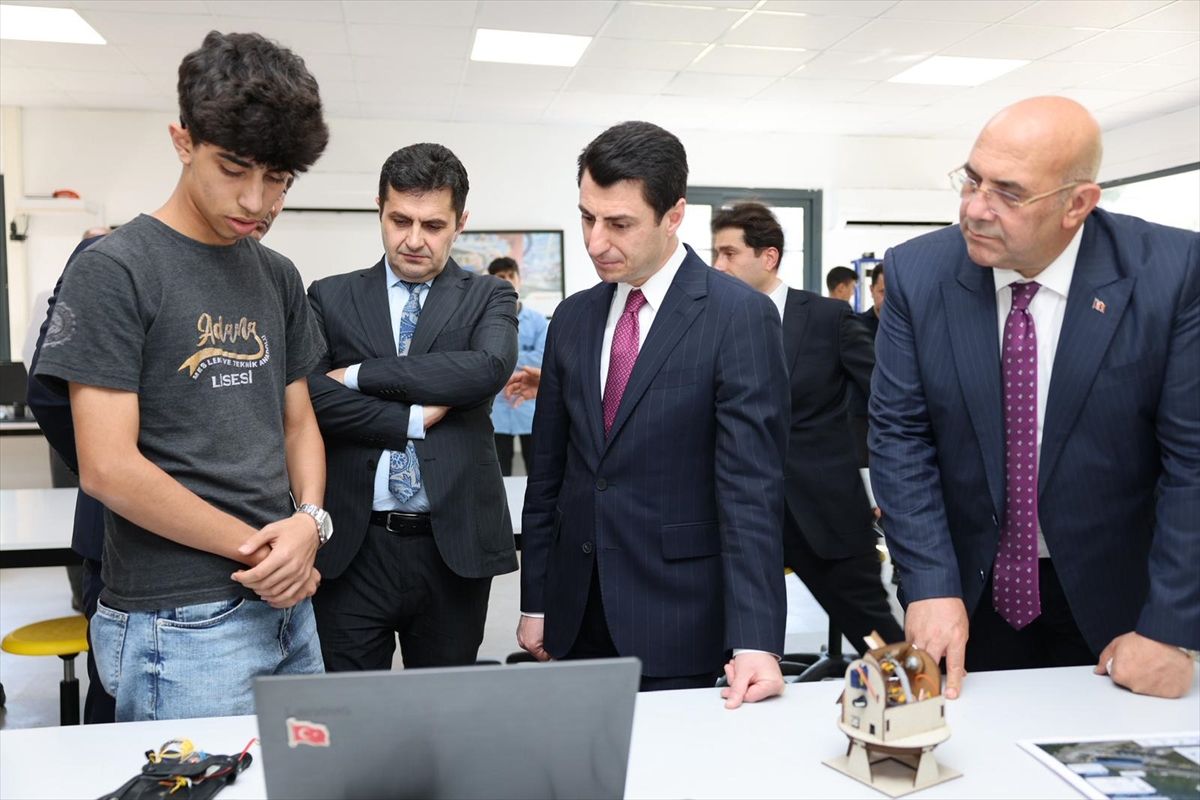 Milli Eğitim Bakan Yardımcısı Macit, Adana'da ziyaretlerde b