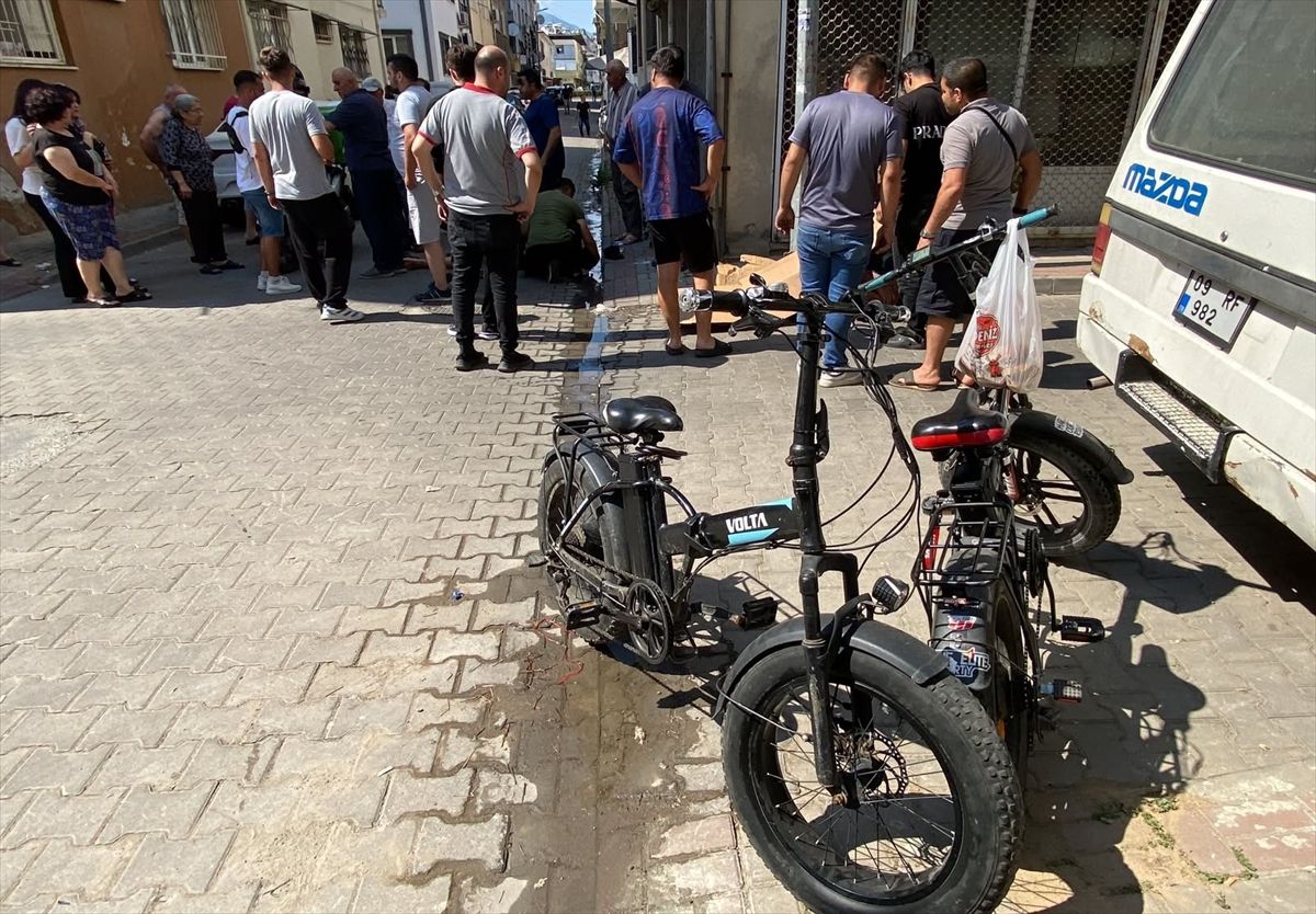 Nazilli'de 2 elektrikli bisikletin çarpıştığı kazada 2 çocuk yaralandı