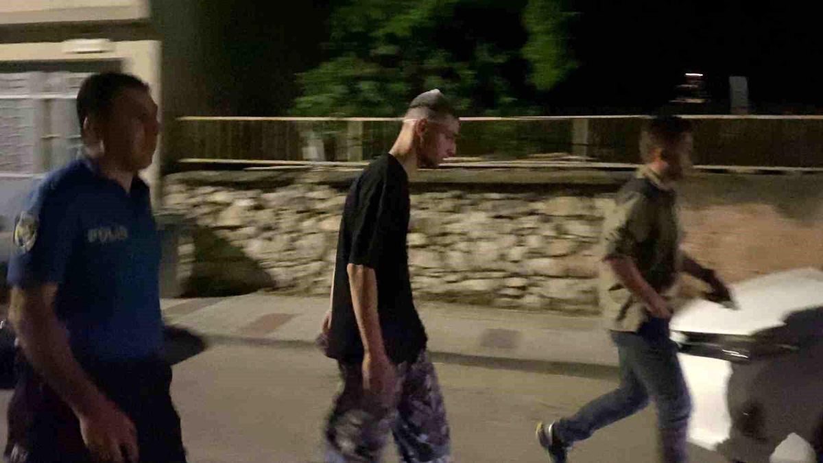 Parktaki gençlere pompalı tüfekle saldıran şahıslar yakaland