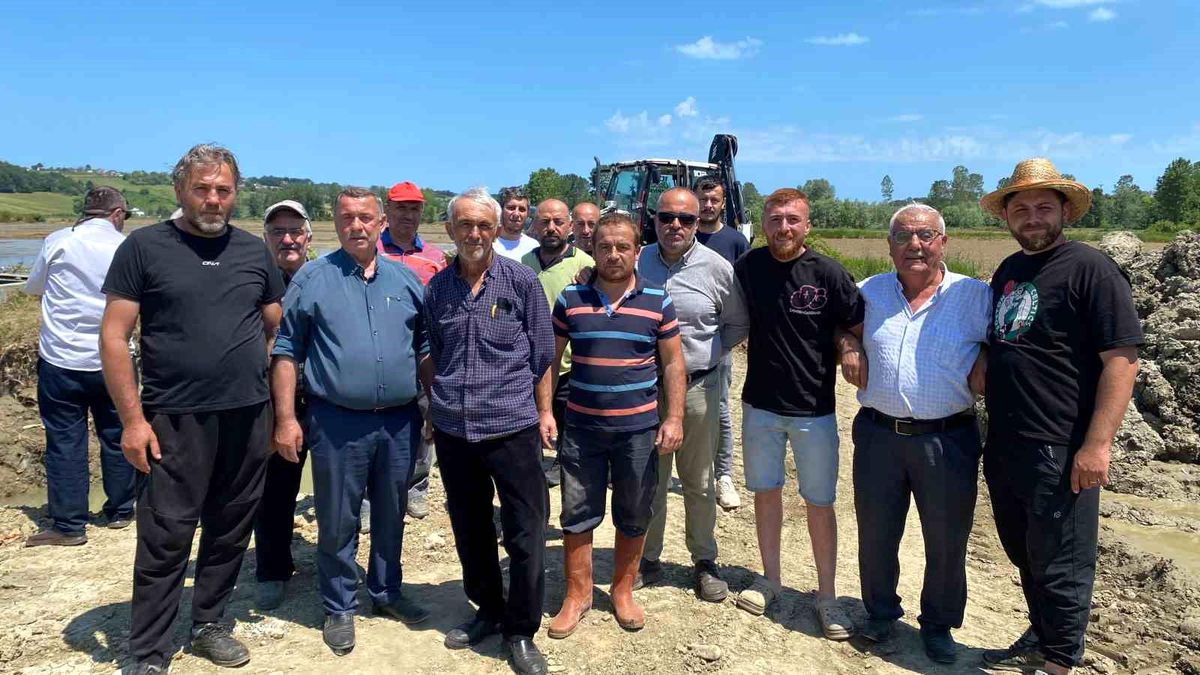 Sinop'ta sulama hattı patladı, çeltik üreticisi tepki göster