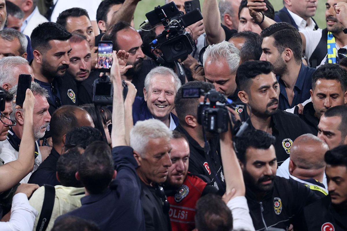 Teklifi kabul ettiler! Aziz Yıldırım iki efsaneyi geri getir