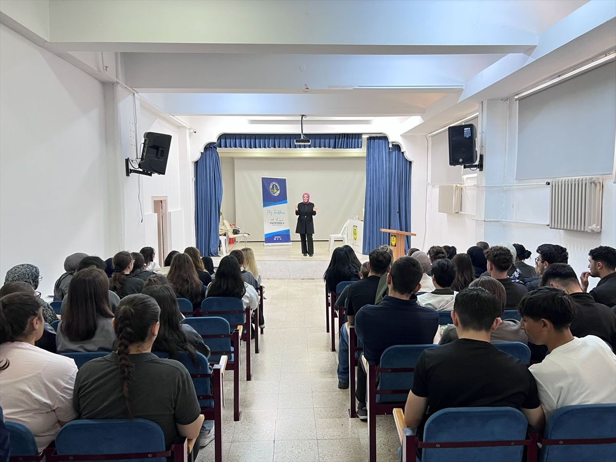 Tokat'ta 'Sınav Kaygısı ve Stres Yönetimi' konulu seminerler düzenlendi