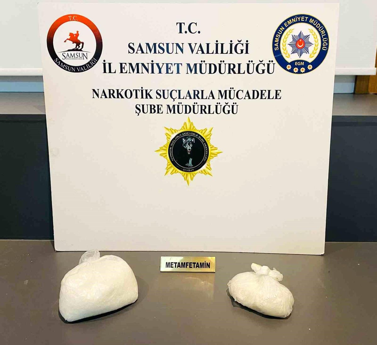 Uyuşturucu operasyonunda 1 kilo metamfetamin ele geçirildi