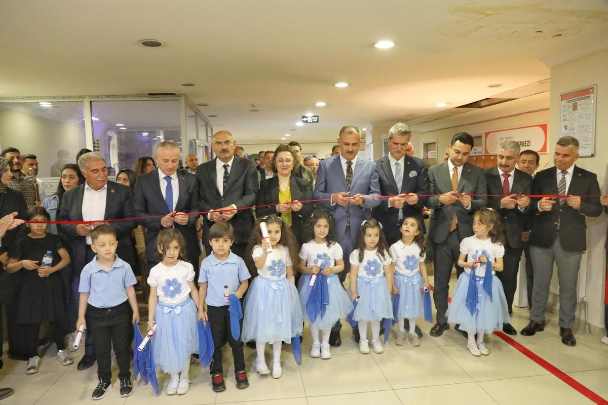 Ağrı’da kursiyerlerin yıl boyunca hazırladığı eserler sergil