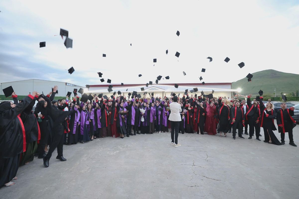 AİÇÜ’nün Patnos yerleşkesinde mezuniyet coşkusu yaşandı