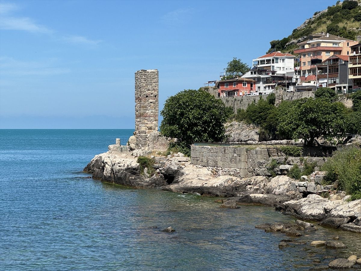 Amasra'daki tarihi Direkli Kaya'ya yazı yazılmasına ilişkin inceleme başlatıldı
