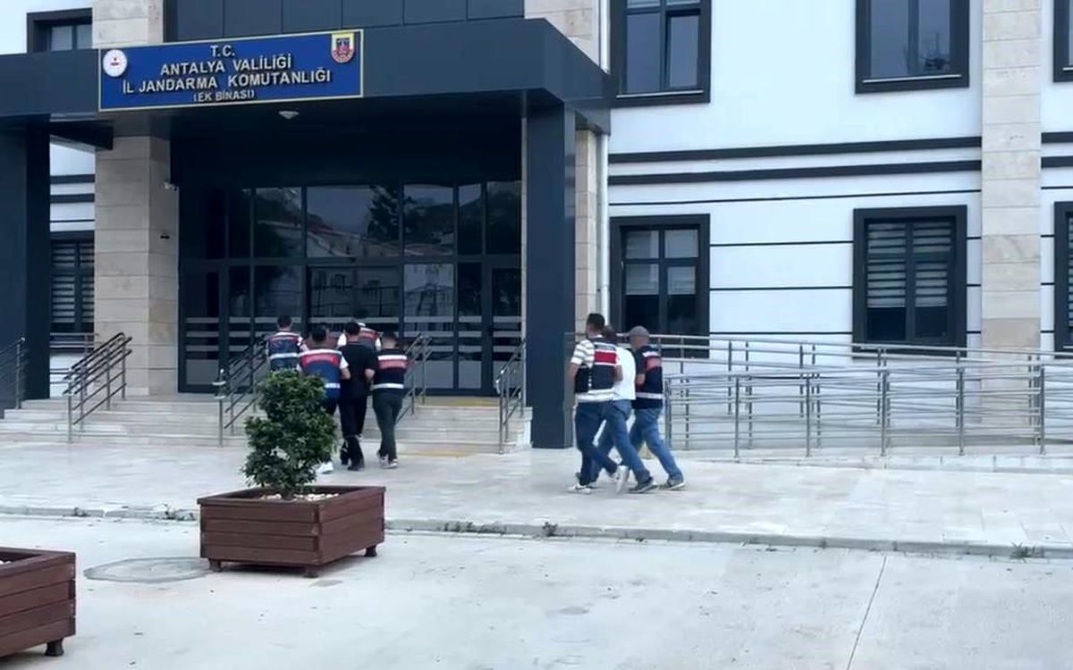 Antalya merkezli 27 ilde eş zamanlı yasa dışı bahis operasyonu: 79 gözaltı