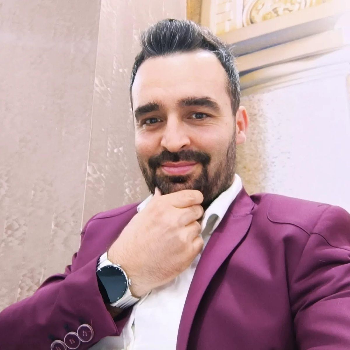 Arıza nedeniyle emniyet şeridinde duran otobüse çarpan motos