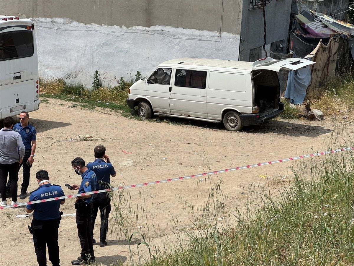 Bağcılar'da bir kişi araç içinde ölü bulundu