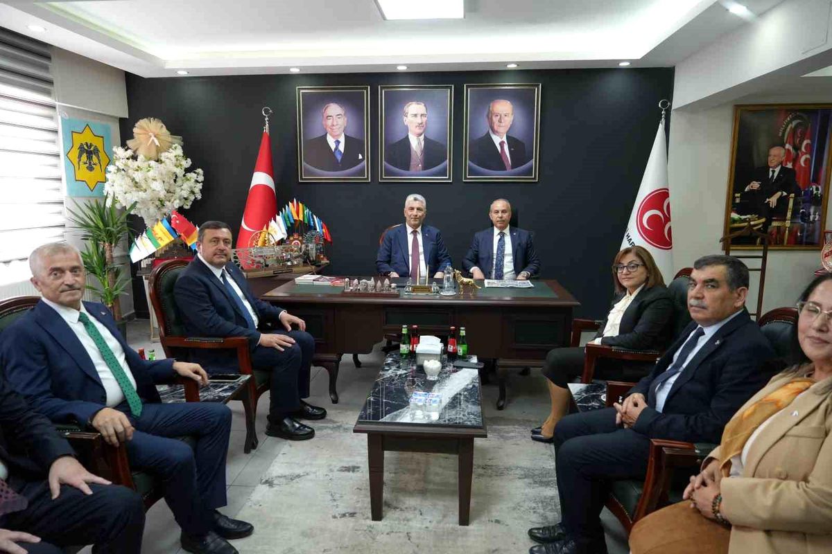 Bakan Bolat'tan MHP Gaziantep İl Başkanı Kılıç'a hayırlı ols