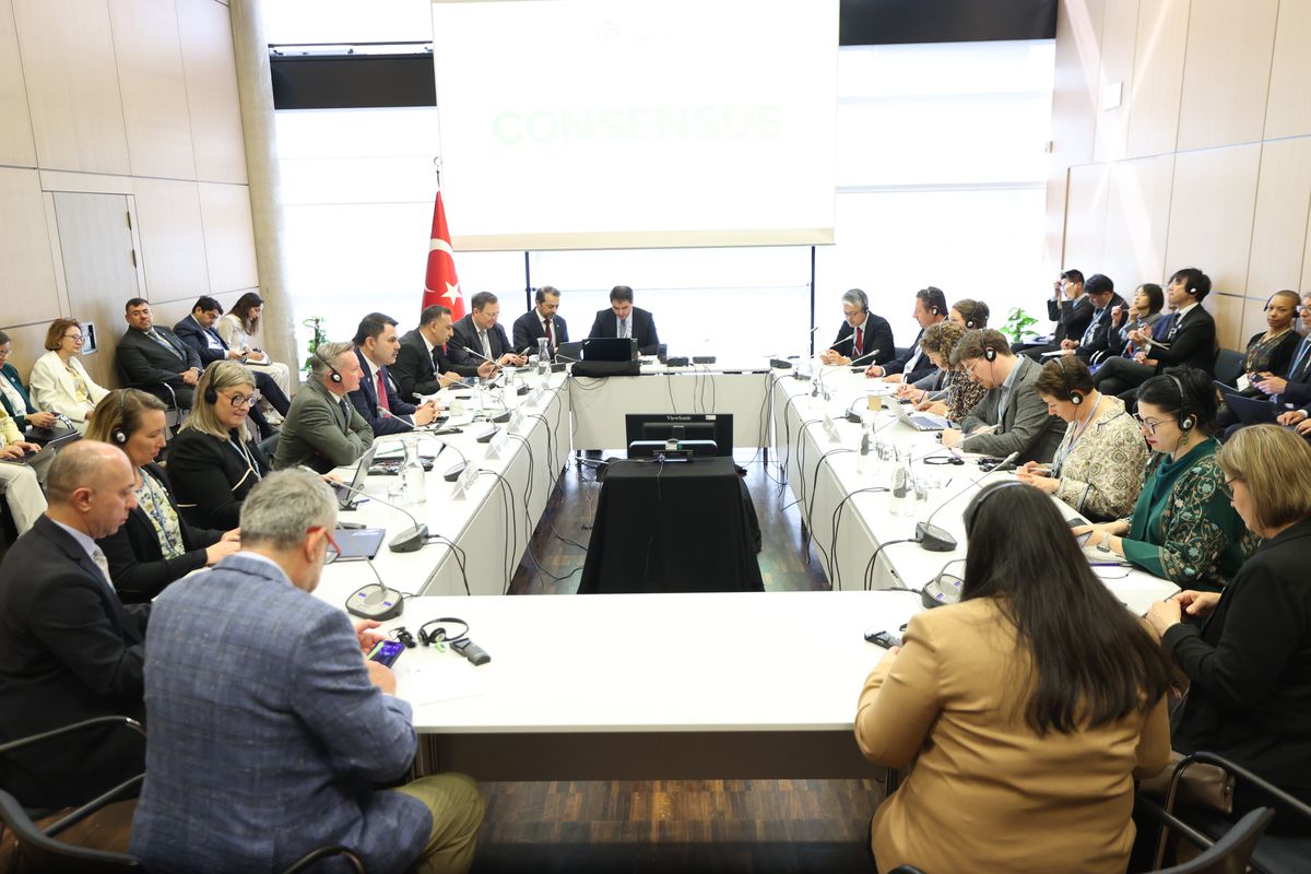 Bakan Kurum, Bonn'da 'COP31 Ev Sahibi Ülke Anlaşması'nı imzaladı