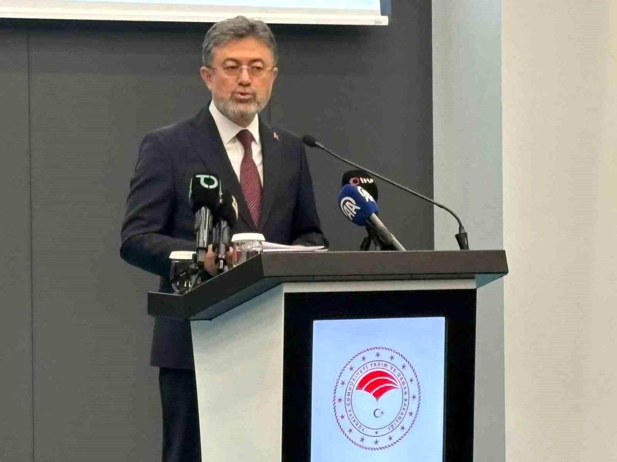 Bakan Yumaklı: 'Suyu kaybeden geleceğini de kaybeder'