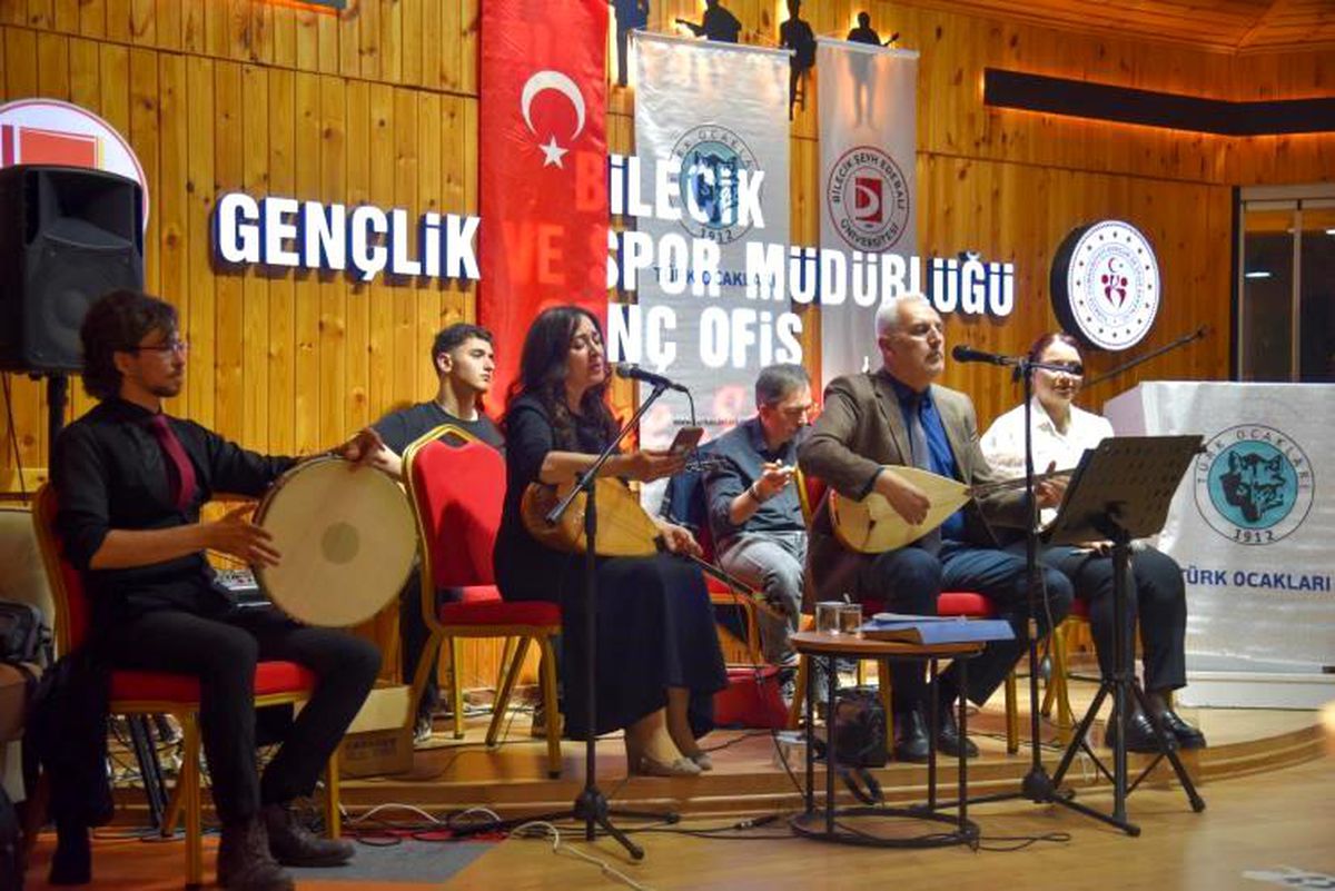 BŞEÜ'de 'Türk Töresinde Kadın' söyleşisi ve 'Türkülerle Bile
