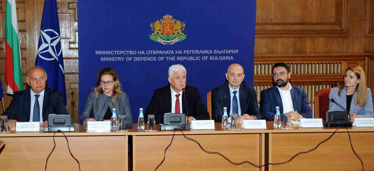 Bulgaristan Savunma Bakanı Stoyanov: "Ukrayna ordusuna daha 