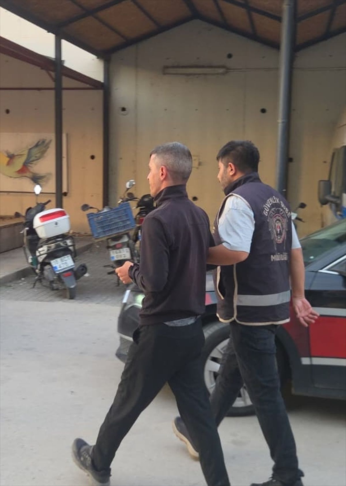 Bursa merkezli uyuşturucu soruşturmasında 52 zanlıya yönelik operasyon başlatıldı