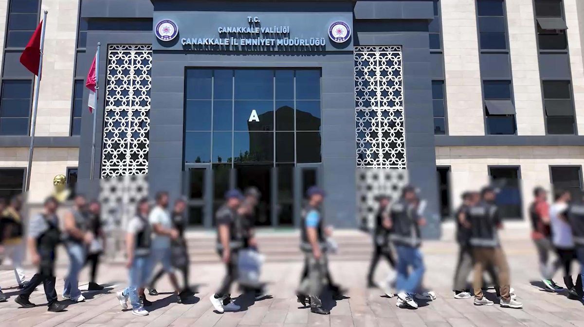 Çanakkale merkezli 11 ilde göçmen kaçakçılığı operasyonu: 41 tutuklama