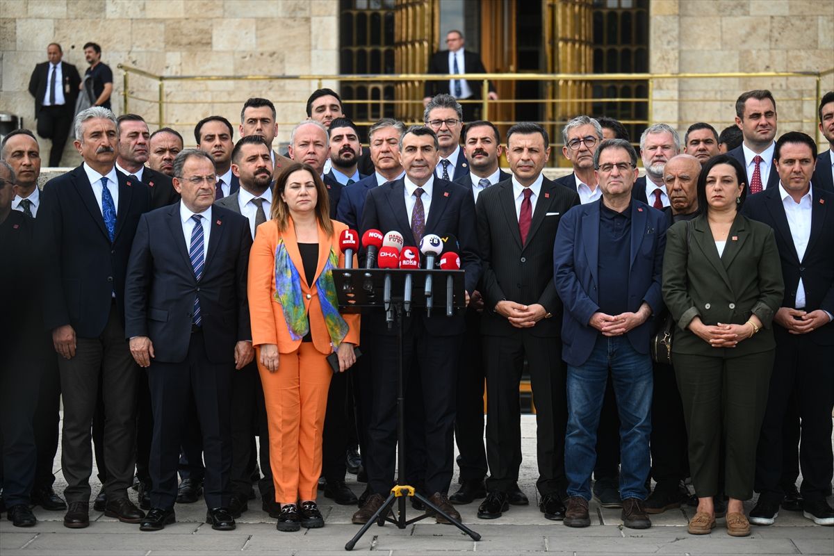 CHP'li Emir, Meclis'te İl Başkanlarıyla Basın Toplantısı Düzenledi