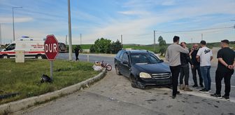 Çorum'da asfalt yüklü tankerle çarpışan otomobildeki 4 kişi yaralandı