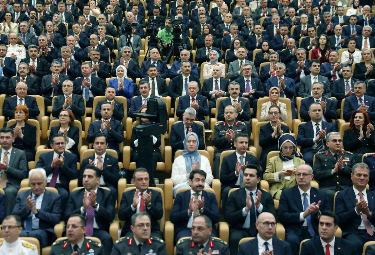 Cumhurbaşkanı Erdoğan: 'Gardımızı indirdiğimiz, rehavete kapıldığımız anda bize bu topraklarda hayat hakkı tanımazlar'