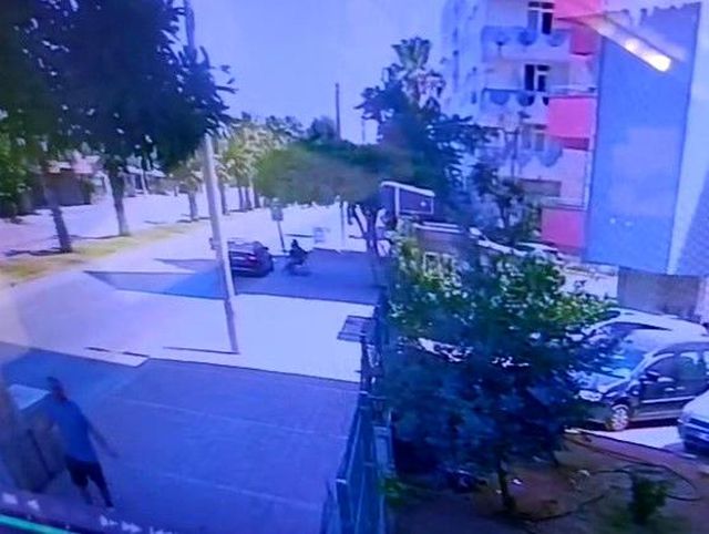genc kadini cocugunun yaninda hem dovduler he 19929150 o