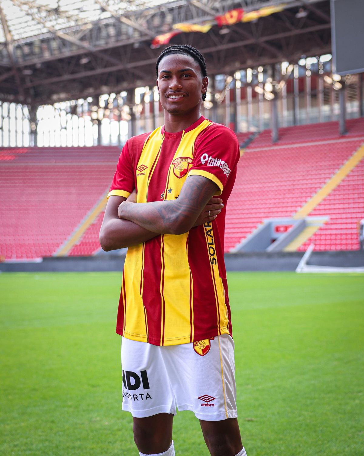Göztepe'de ayrılıklar sürecek