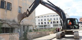 Gürsu Kent Meydanı projesi kapsamında bina yıkımı gerçekleştirildi