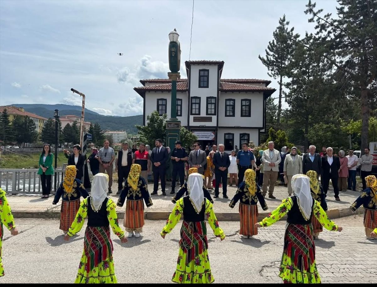 İhsangazi Halk Eğitim Merkezi Yıl Sonu Sergisi açıldı