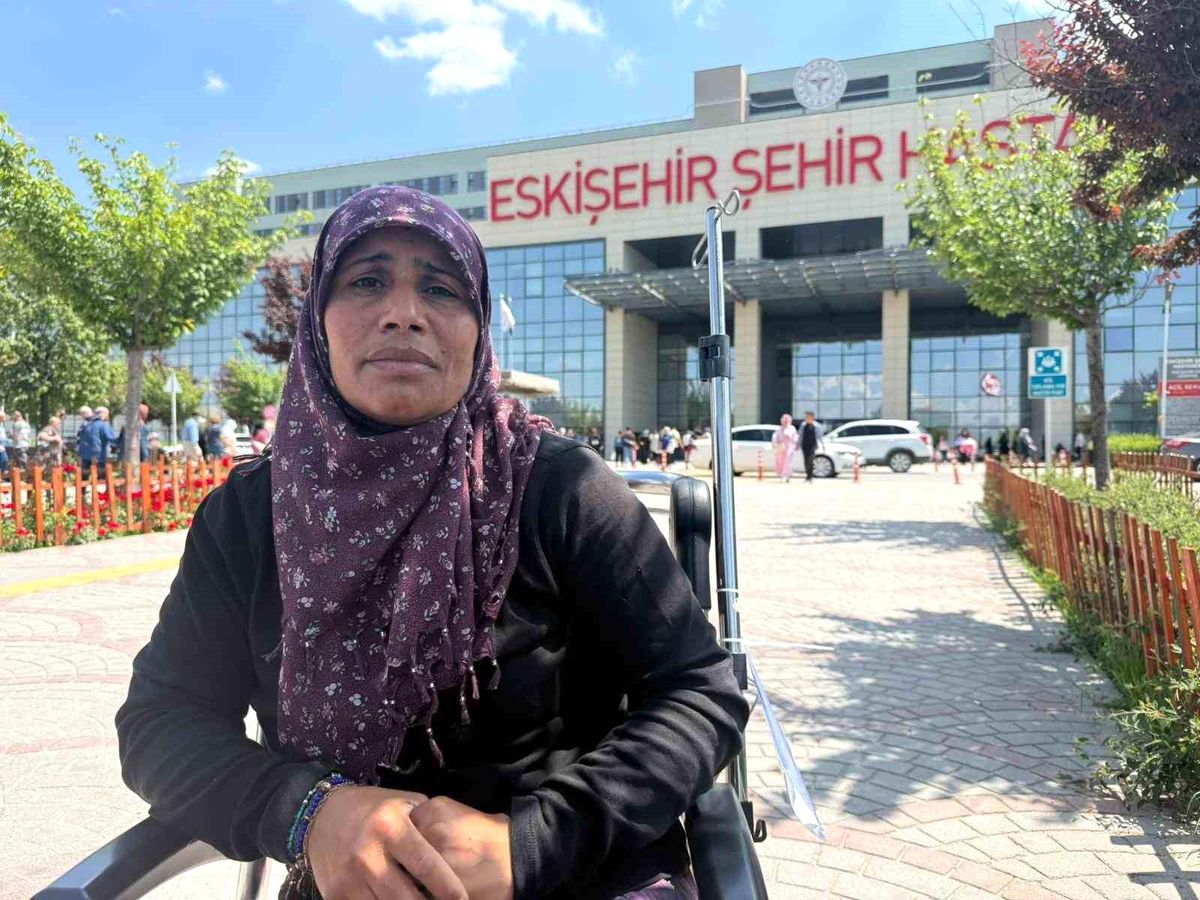 İki çocuk annesi, 2 erkek tarafından sopayla darbedildiğini iddia etti