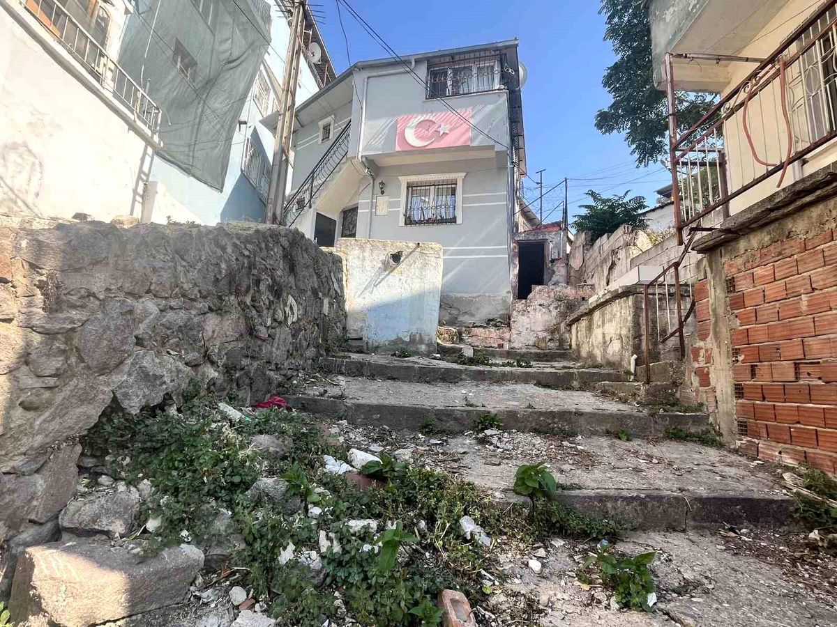 İzmir'de eski koca dehşeti: Kezzap attığı eski karısı öldü, 