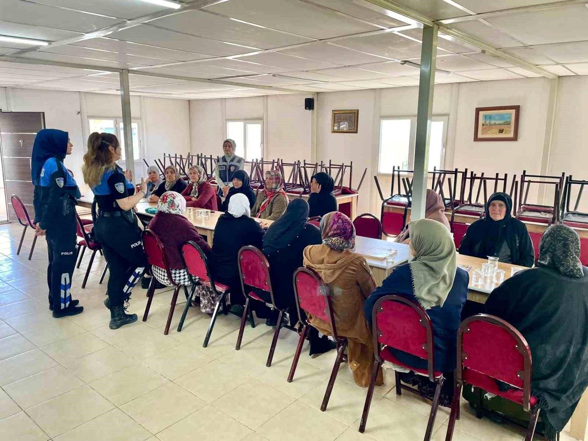 Kars'ta 'Emniyetli mahallelerde ilk yardım farkındalığı' projesi vatandaşlarla buluştu