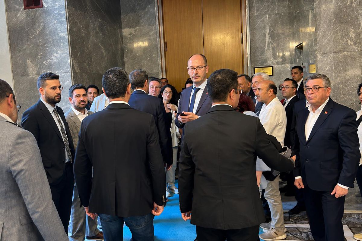 Kılıçdaroğlu mu Özel mi? İşte CHP Grup Toplantısı'
